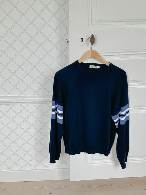 Djerf Avenue Randig Arm Crewneck Bla Hot